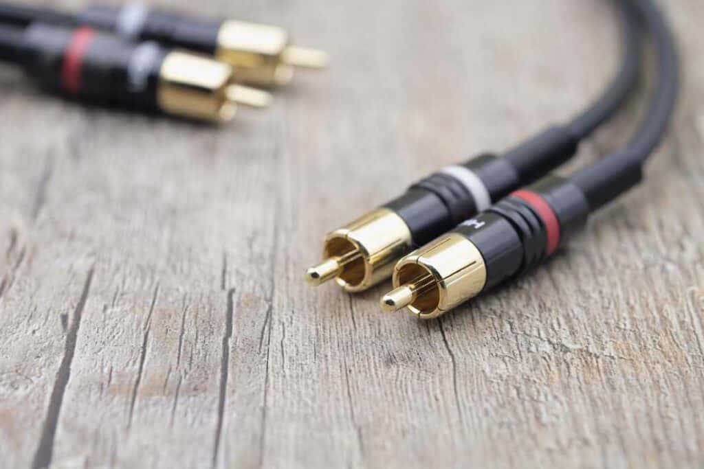 Conecte com inteligência: o que analisar no cabo P2 RCA para não errar na escolha